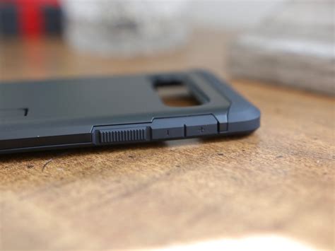 spigen tough armor reviews